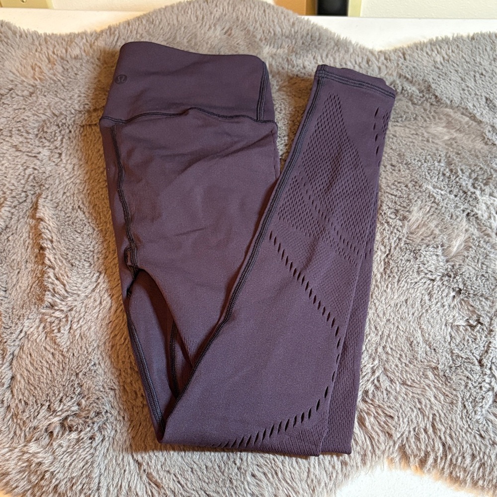 lululemon athletica 25” Purple Seamless Leggings Size 6